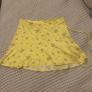 Yellow skirt with flowers